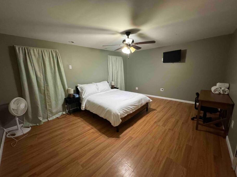 Comforting Getaway-Sleeps 6-Walk To Falls! Niagara Falls Exterior photo